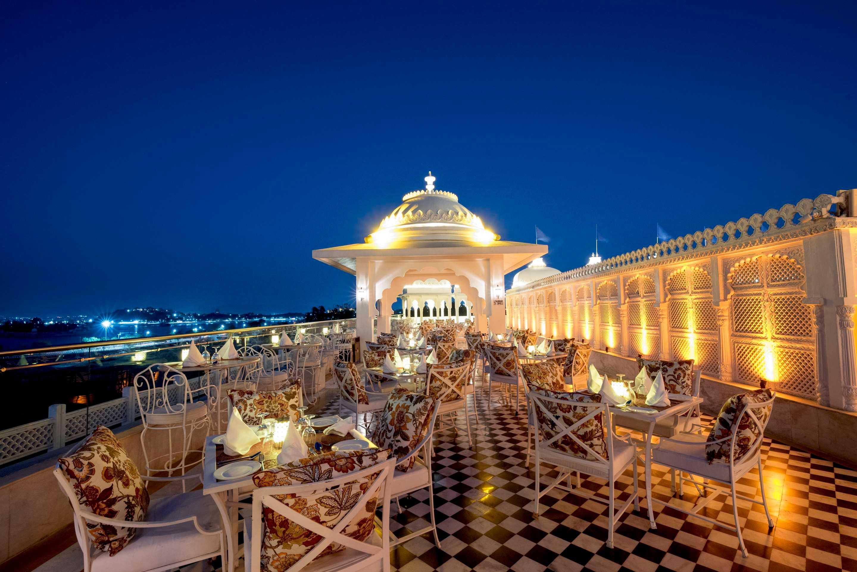 Premium Photo | City palace of udaipur in india