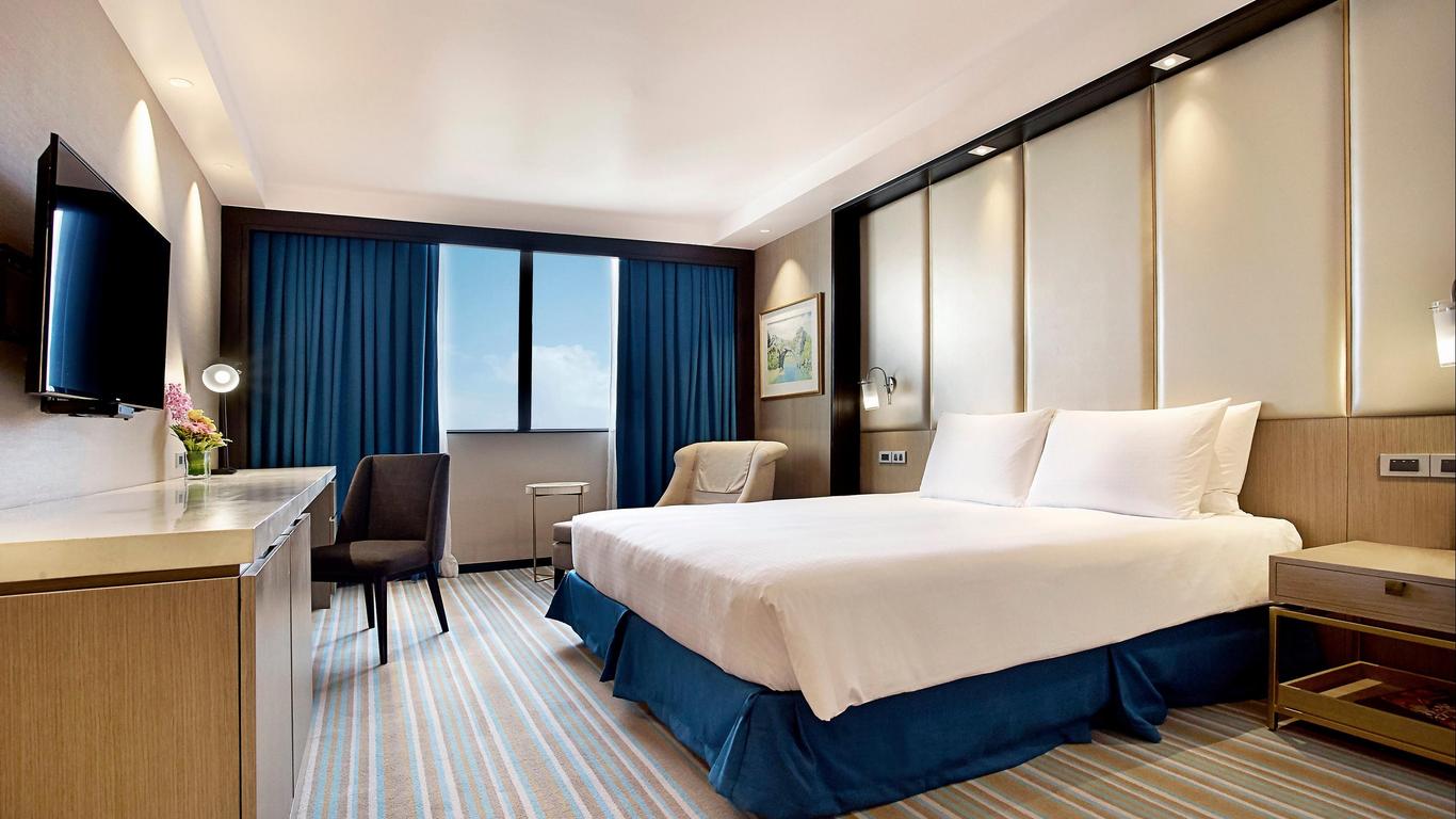Marco Polo Plaza Cebu ₹ 4,446. Cebu City Hotel Deals & Reviews - KAYAK
