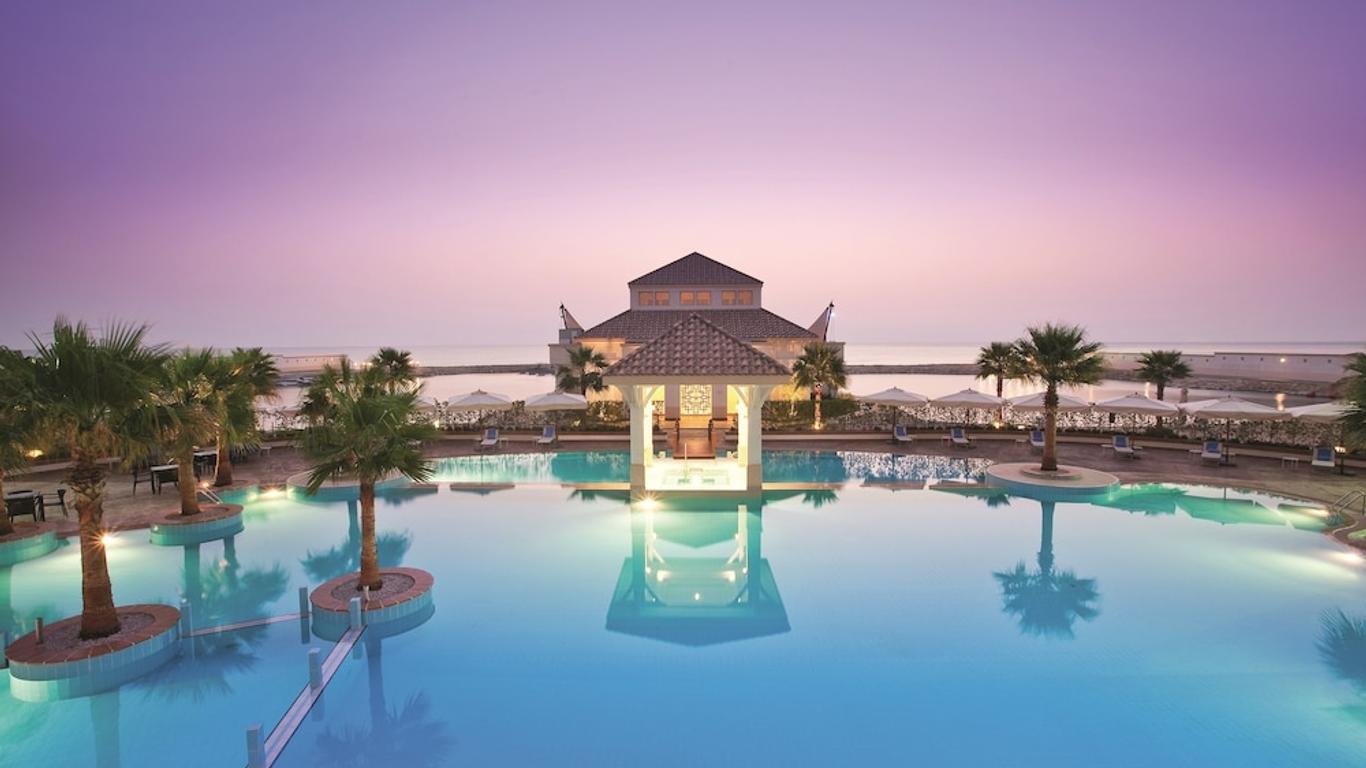Mövenpick Beach Resort Al Khobar ₹ 26,200. Al Khobar Hotel Deals & Reviews  - KAYAK