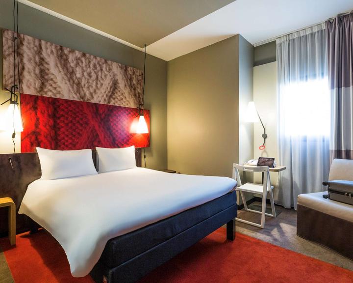 ibis Bordeaux Centre Gare Saint-Jean from ₹ 4,293. Bordeaux Hotel Deals &  Reviews - KAYAK